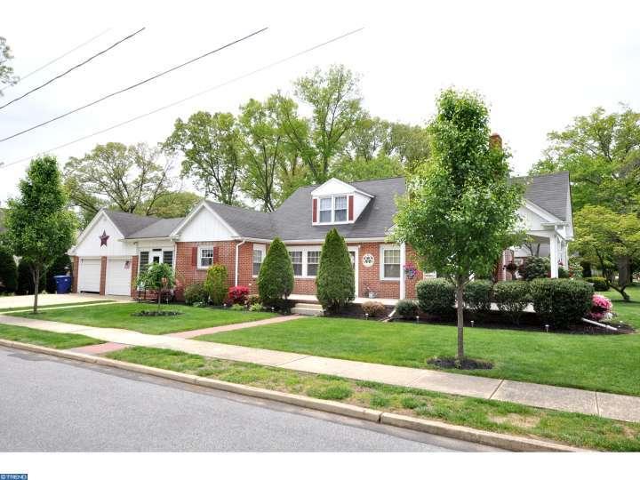 1023 Burlington Avenue - Photo 1