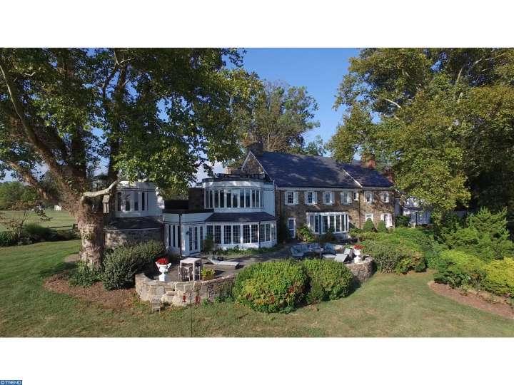 912 Providence Road - Photo 1