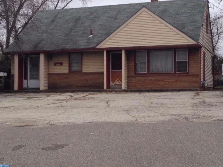 1030 Mantua Pike - Photo 1