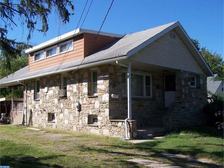 350 Lincoln Ave N - Photo 1