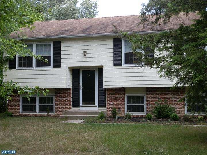 2 Pine Boulevard - Photo 1
