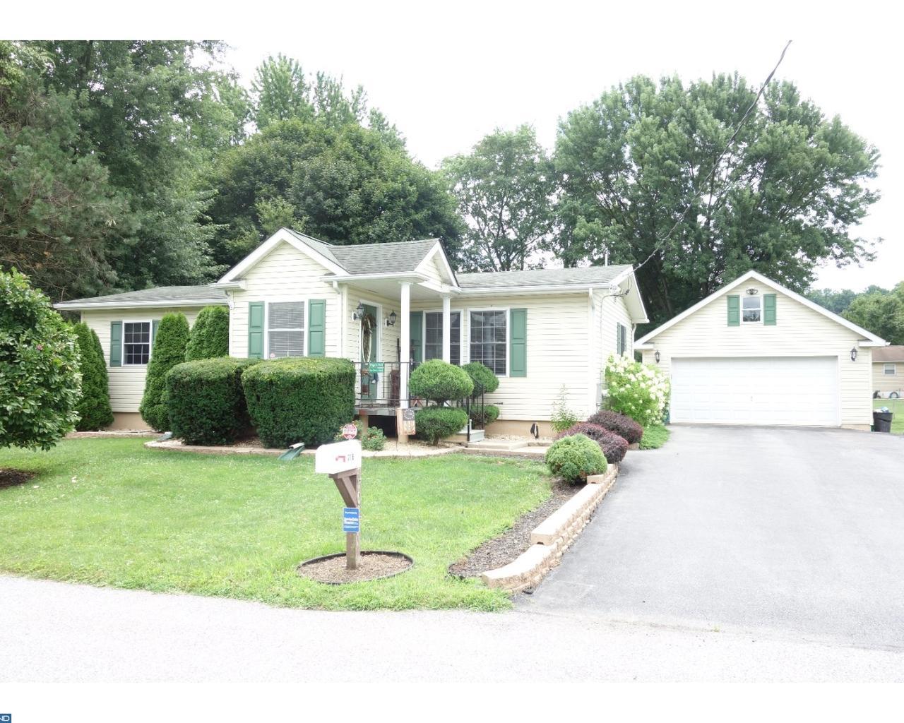 706 6TH Avenue - Photo 1