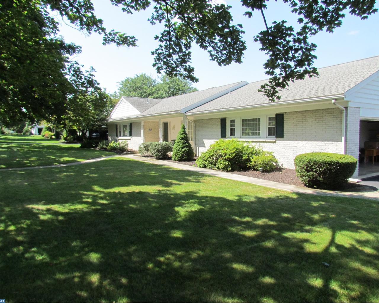 3216 Westview Drive - Photo 1