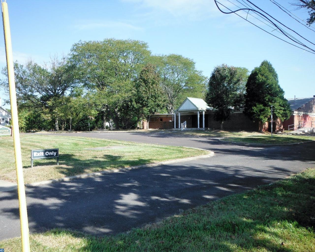 1723 Woodbourne Road - Photo 1