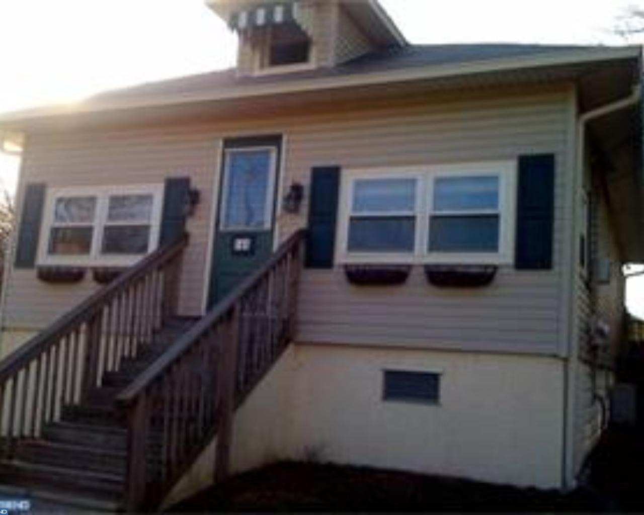 146 Pine Avenue - Photo 1