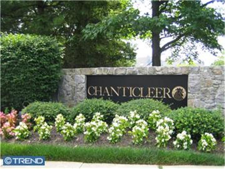 835 Chanticleer - Photo 1