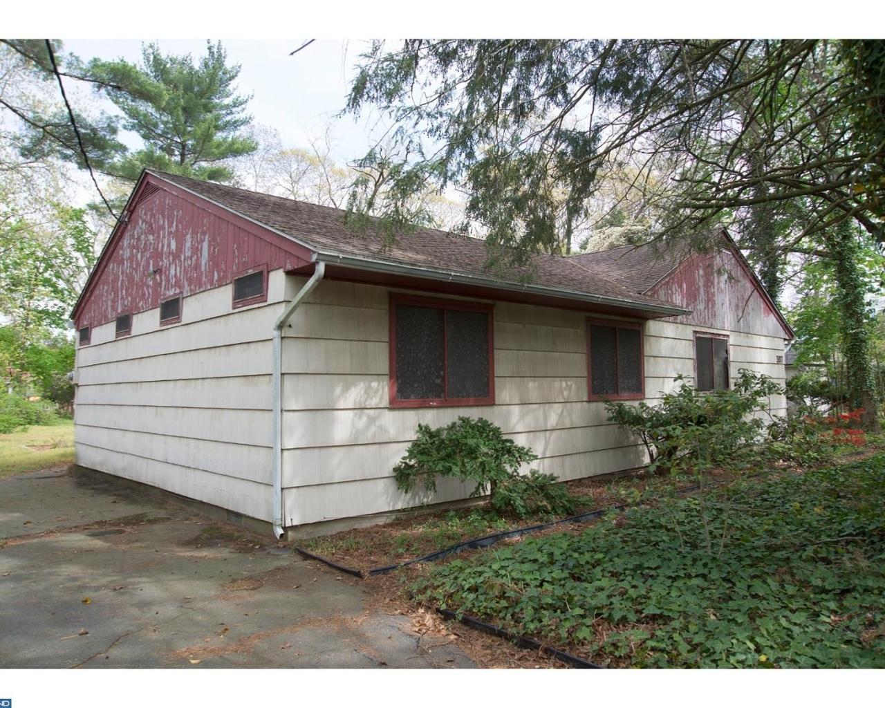 307 Clinton Avenue - Photo 1