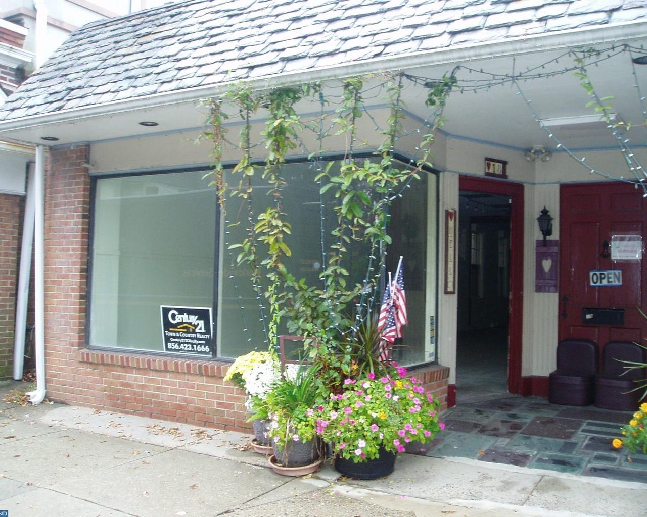 18 Centre Street - Photo 1
