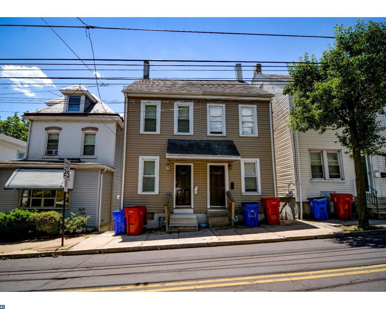 606 Beech Street - Photo 1