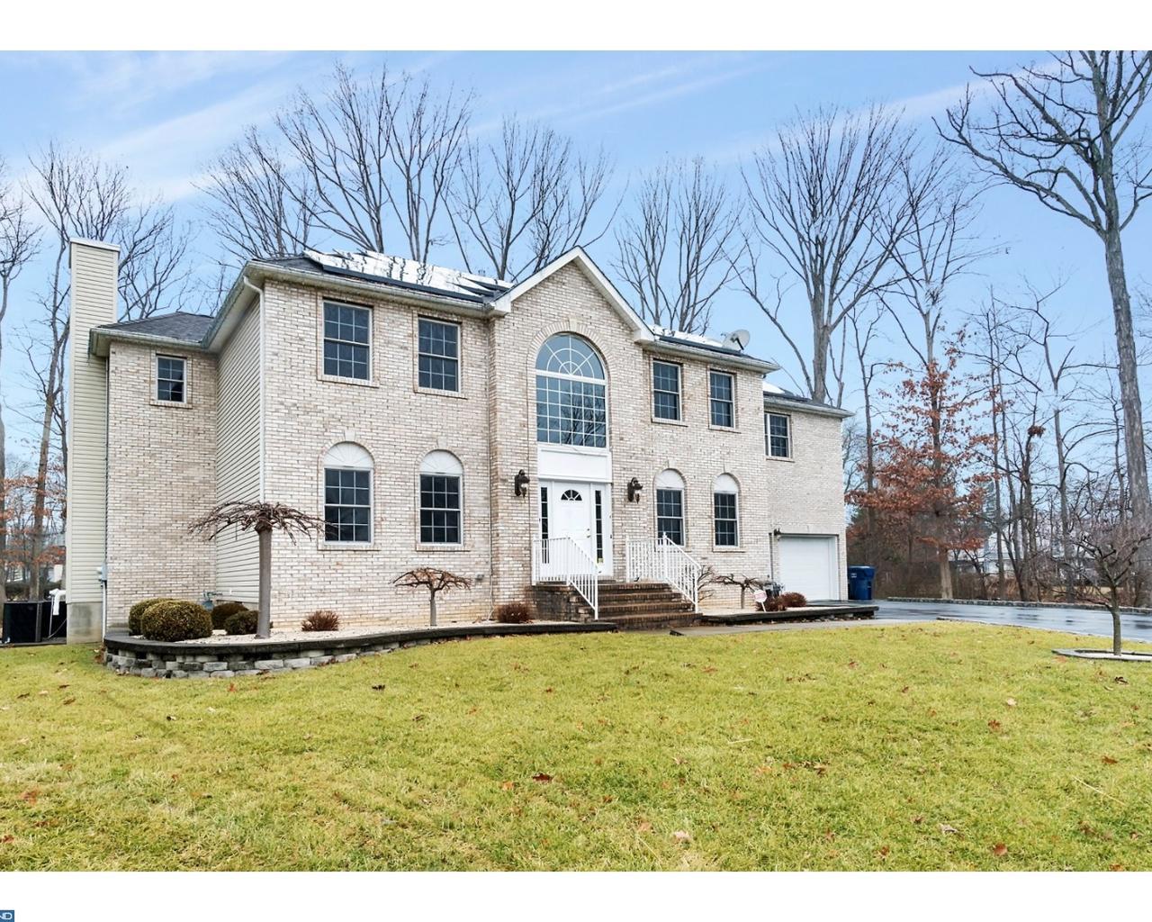 15 Polonia Avenue - Photo 1