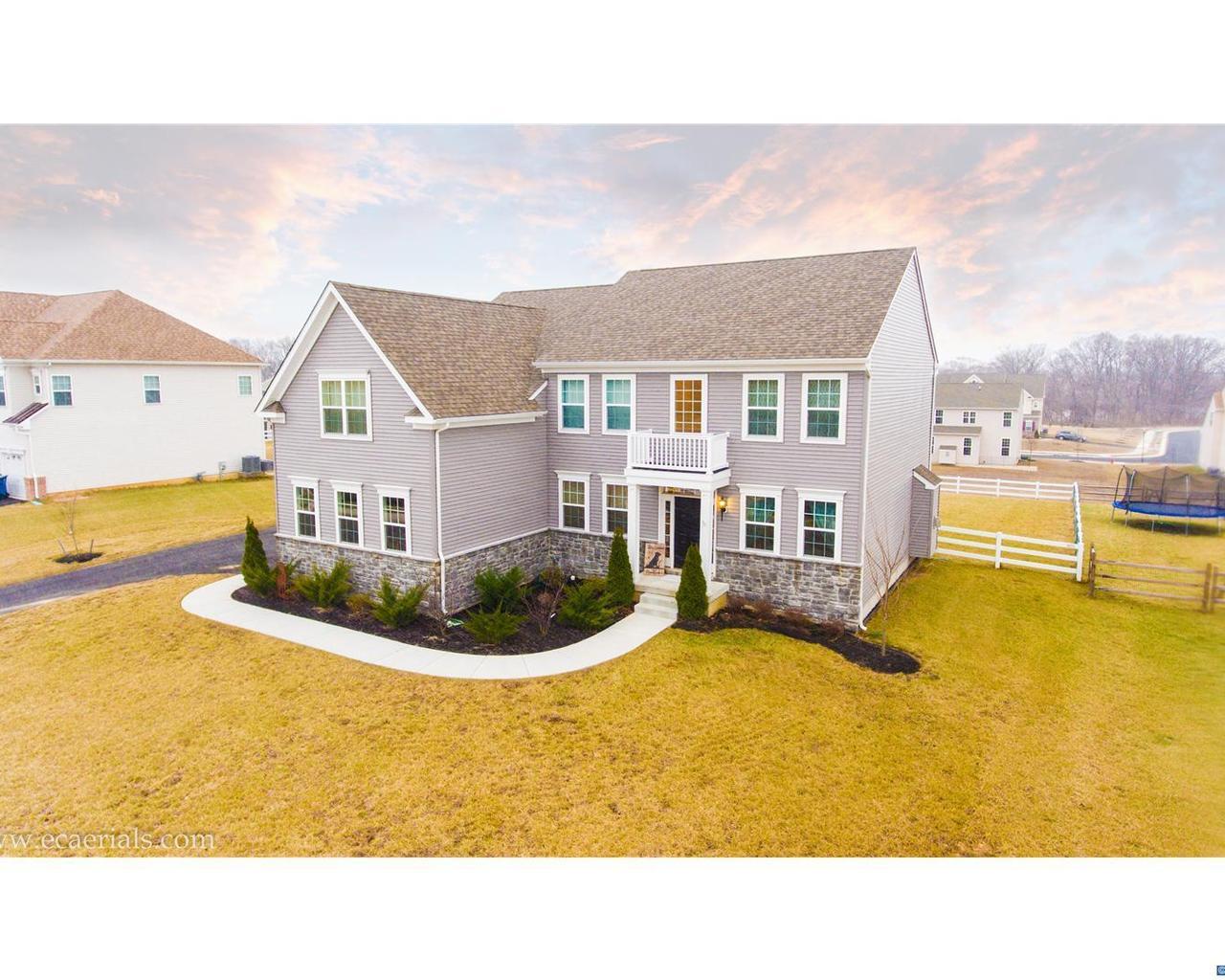 160 Shannon Boulevard - Photo 1