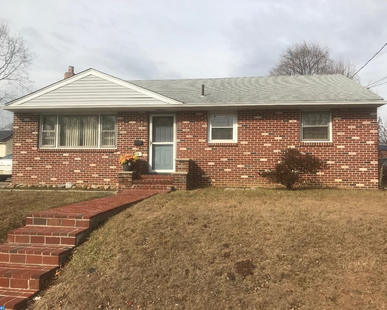 725 Evesham Avenue - Photo 1