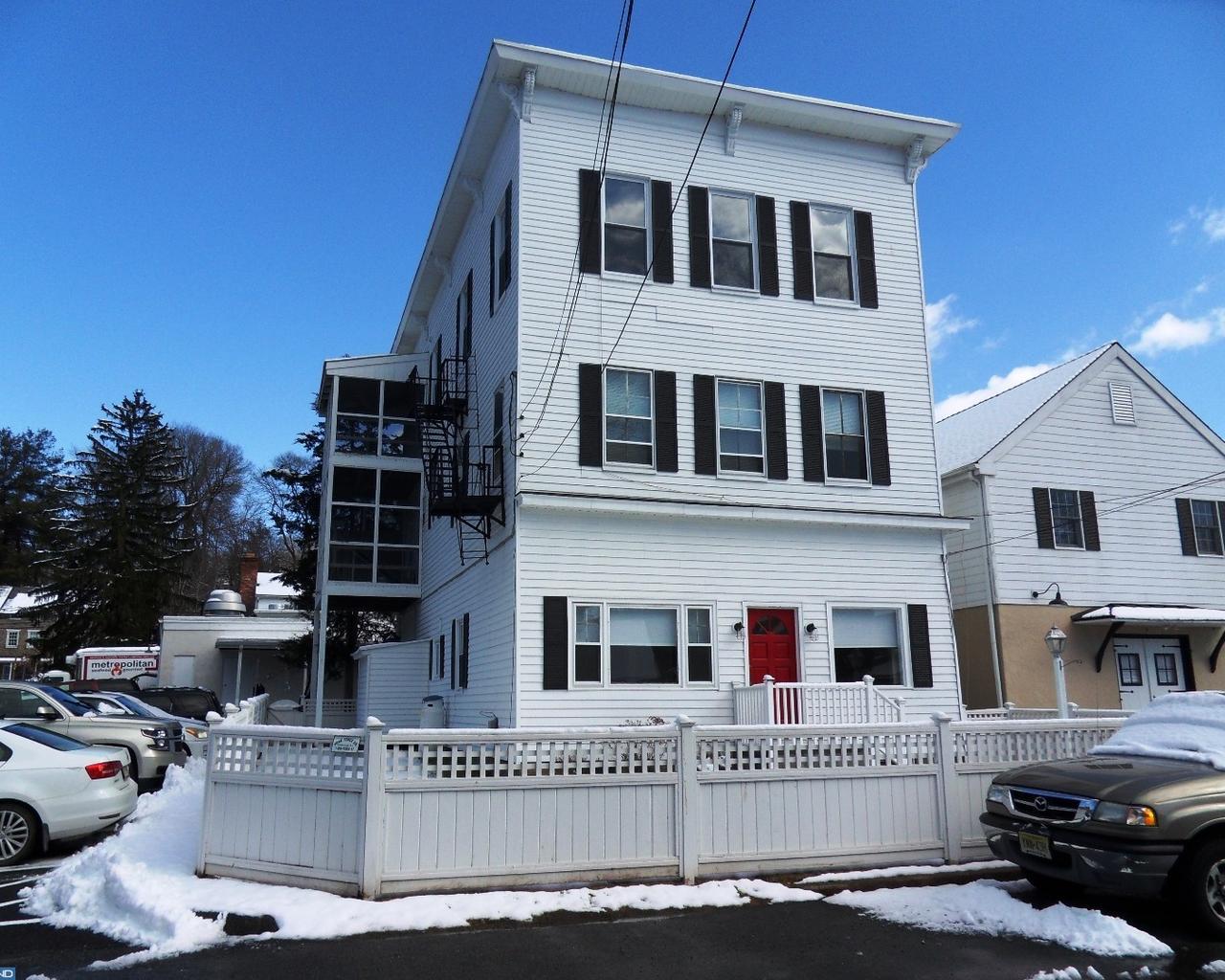 2 Railroad Avenue - Photo 1
