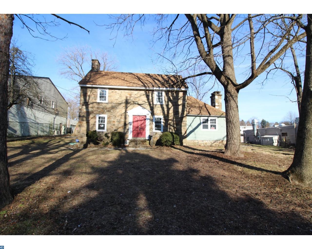 1738 Bridgetown Pike - Photo 1