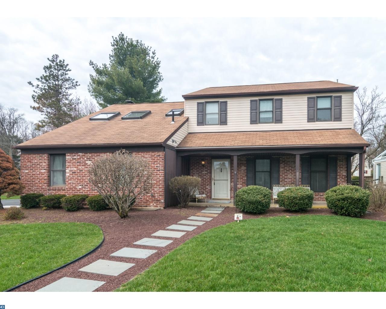 2000 Acorn Place - Photo 1