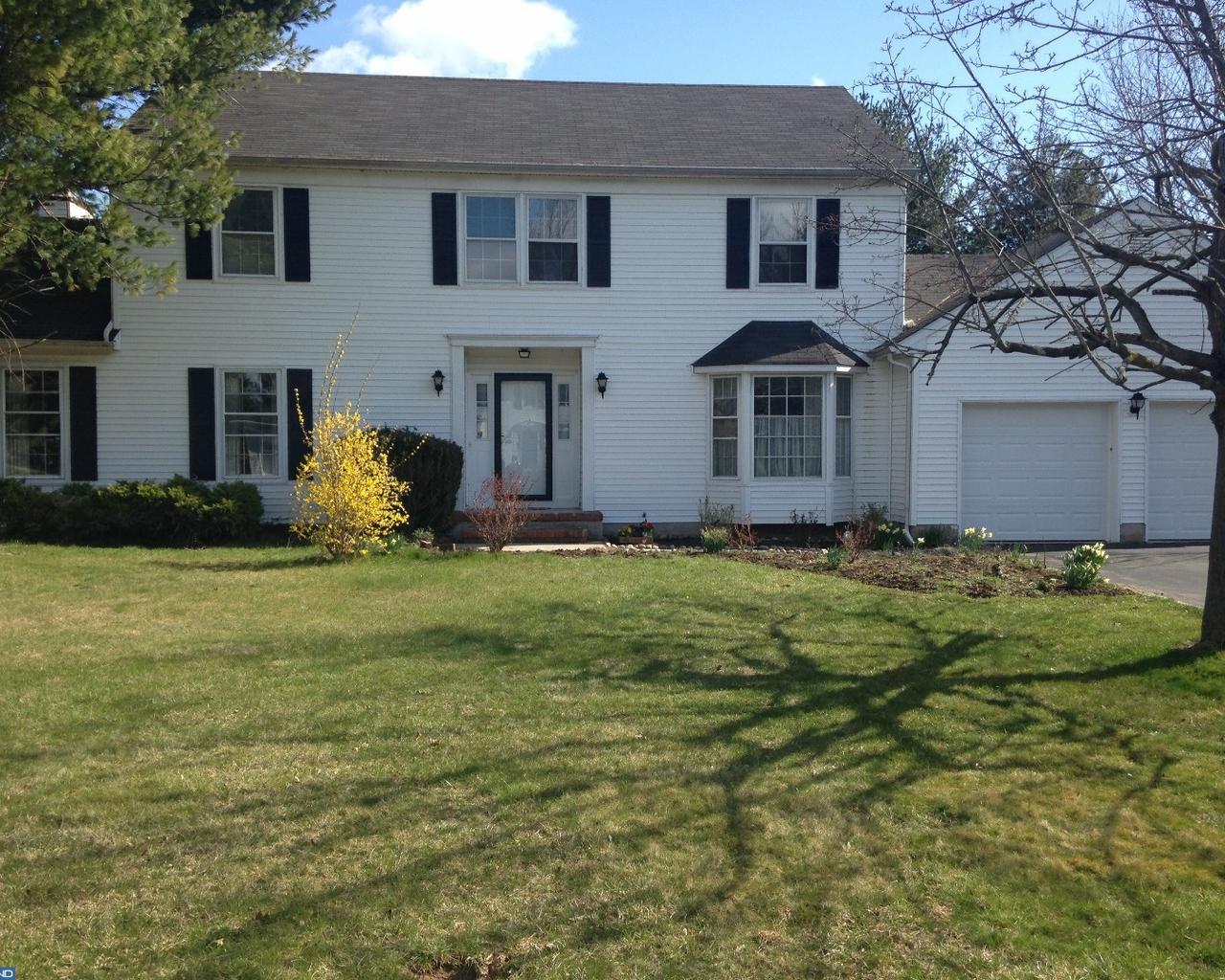 10 Dustin Drive - Photo 1