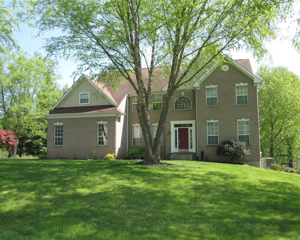 9 Belmont Circle - Photo 1