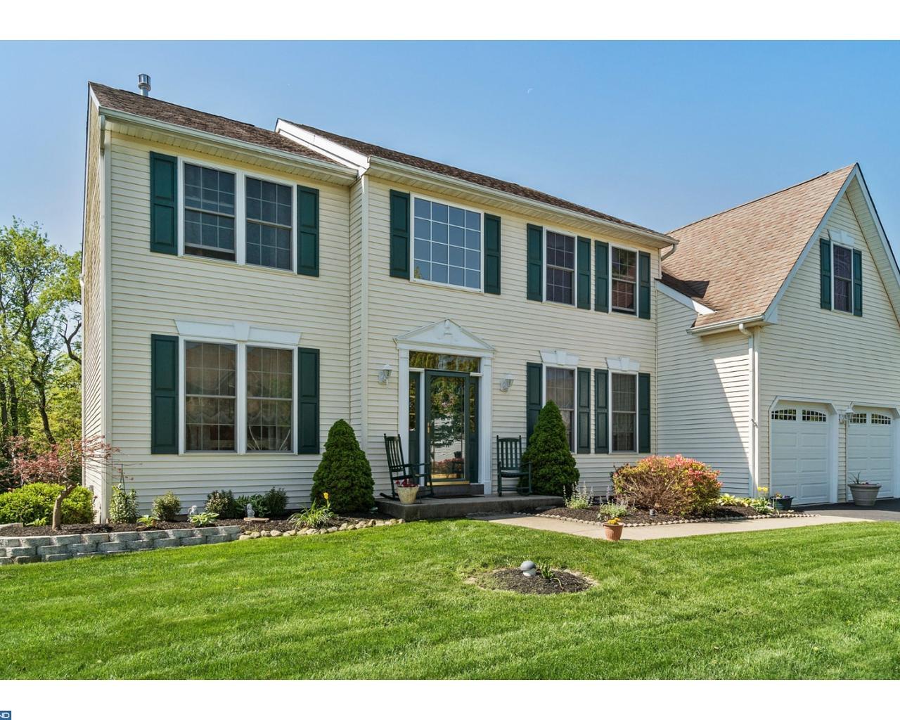 73 Jessica Circle - Photo 1