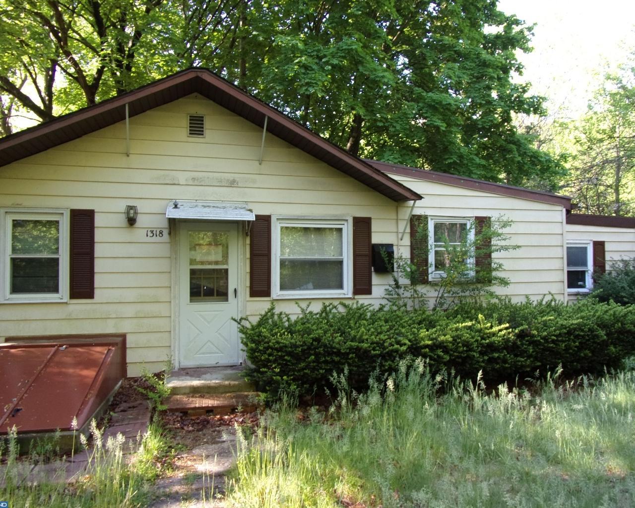 1318 Mount Vernon Avenue - Photo 1