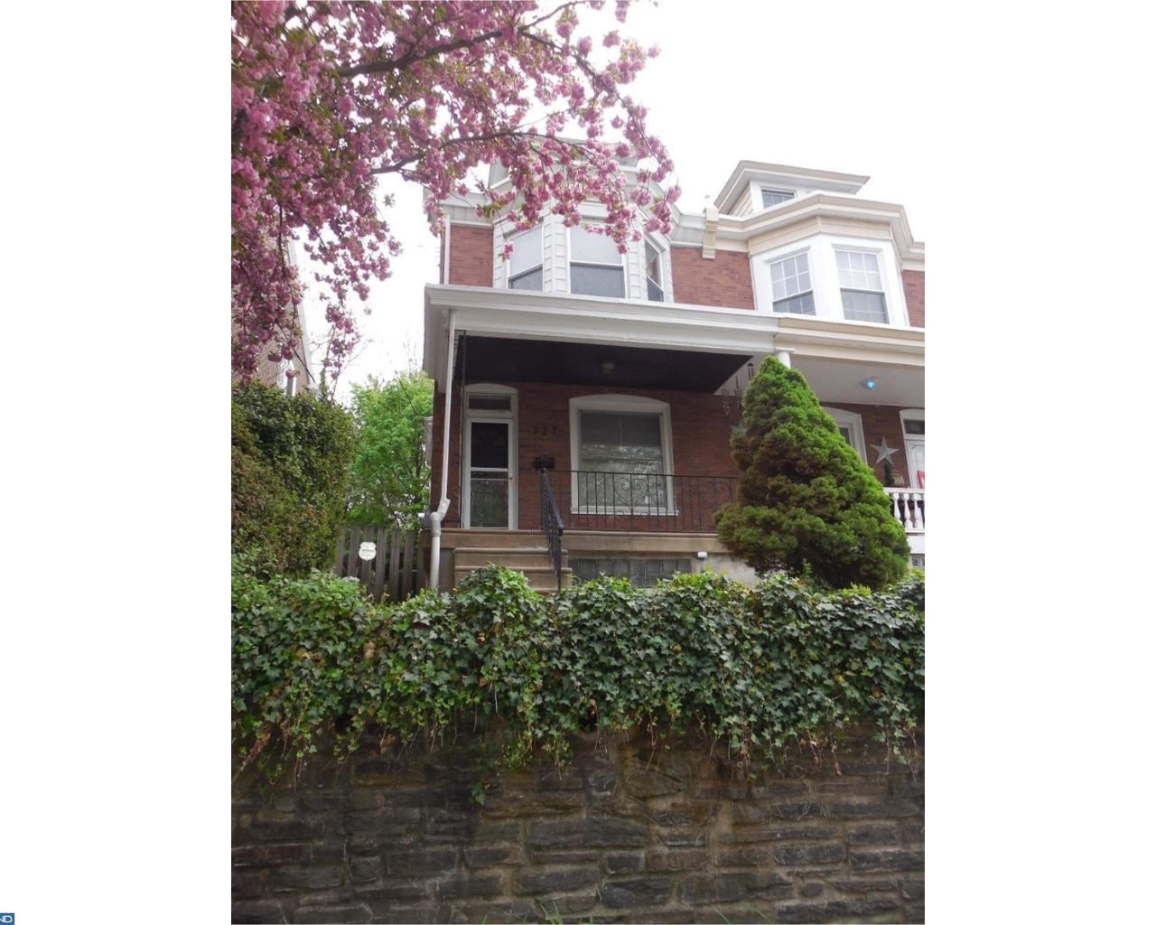 327 Lyceum Avenue - Photo 1