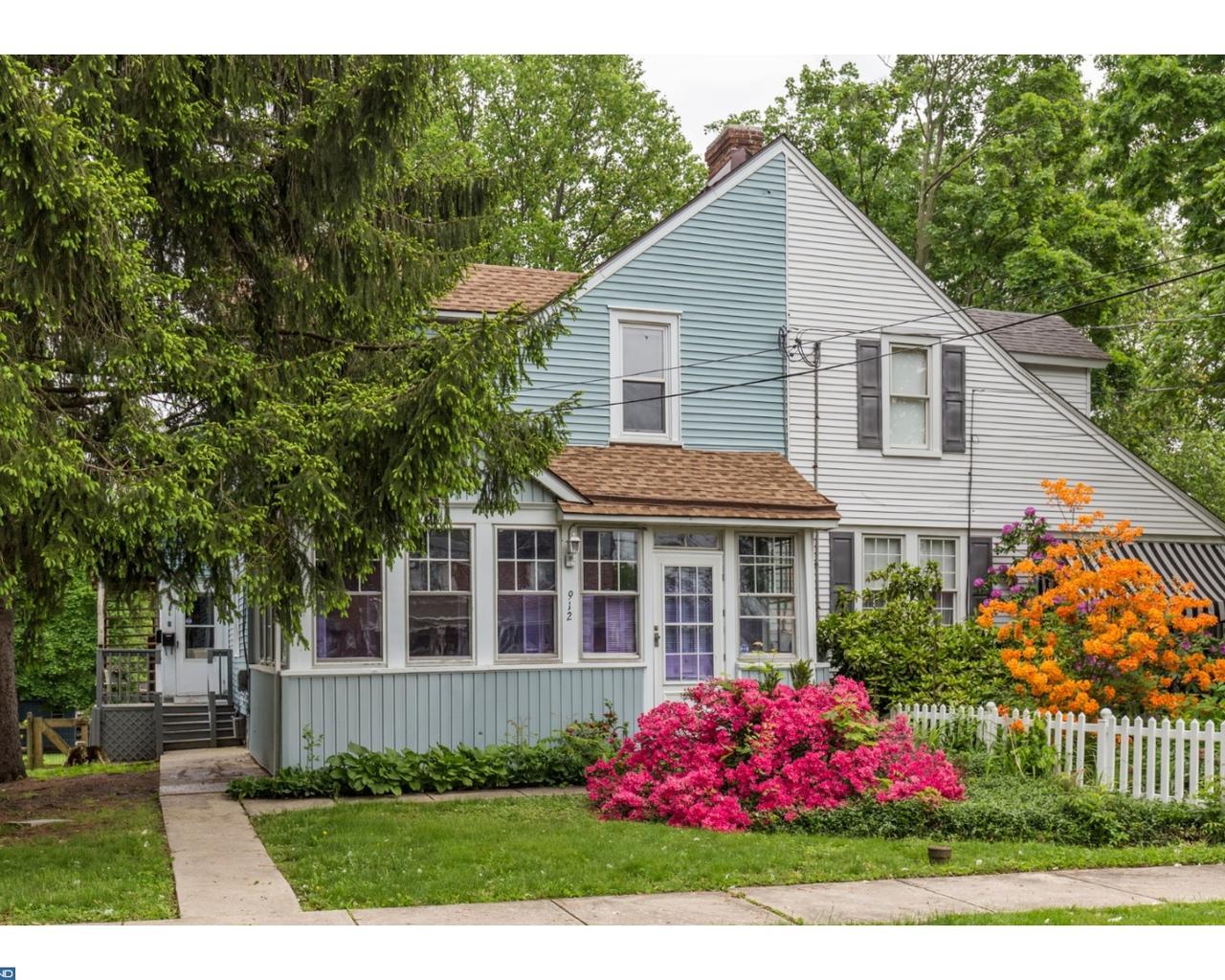 912 Girard Avenue - Photo 1