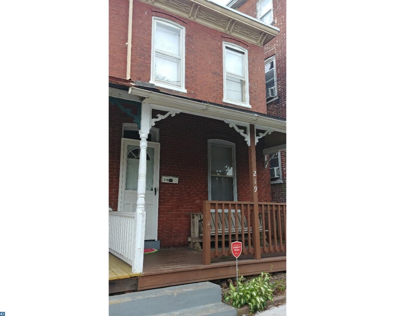219 8TH Street - Photo 1