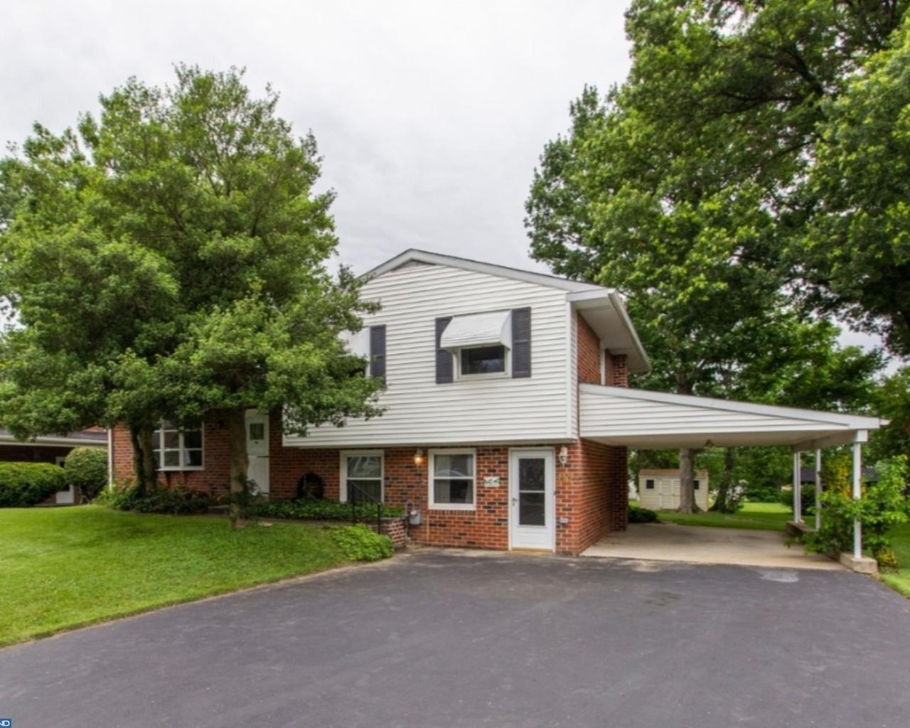 415 Park Drive - Photo 1