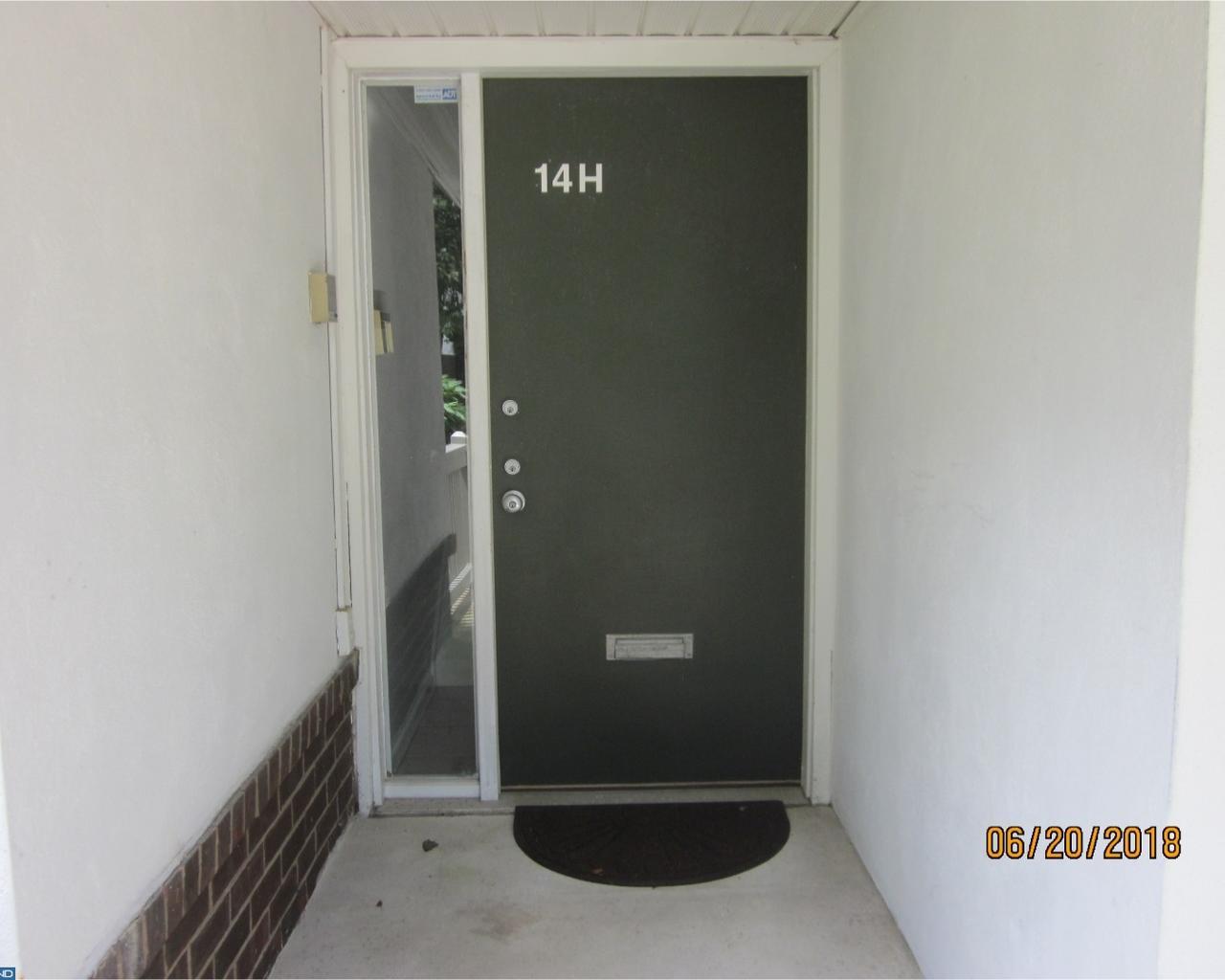 1750 Oakwood Terrace - Photo 1