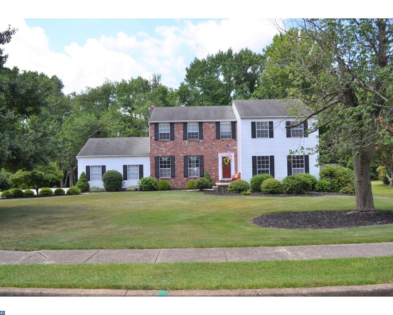 7 Colonial Drive - Photo 1
