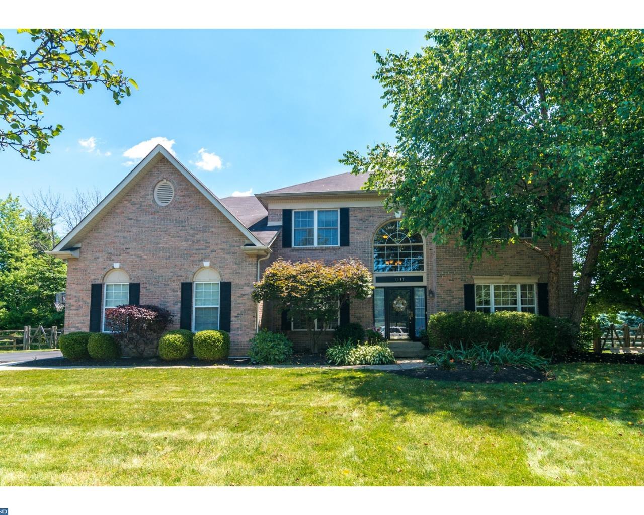 1107 Fieldcrest Court - Photo 1