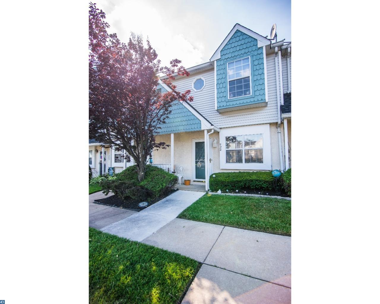 924 Woodstock Court - Photo 1