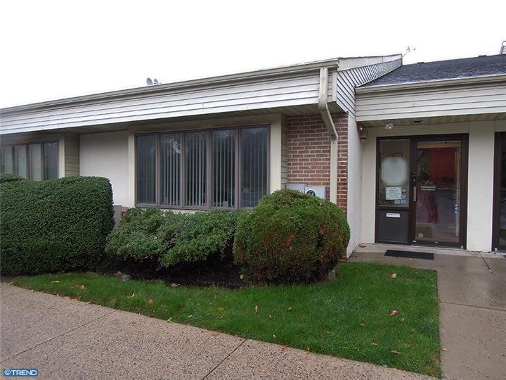 105 Pennsylvania Boulevard - Photo 1