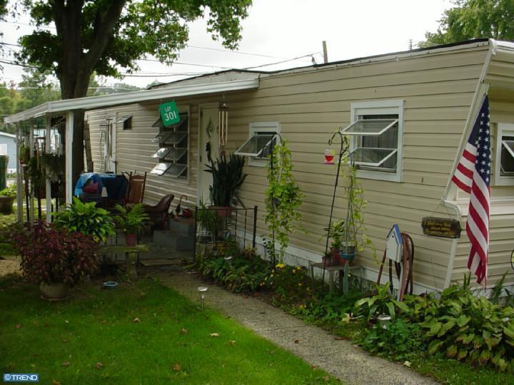 1405 Farrell Avenue - Photo 1