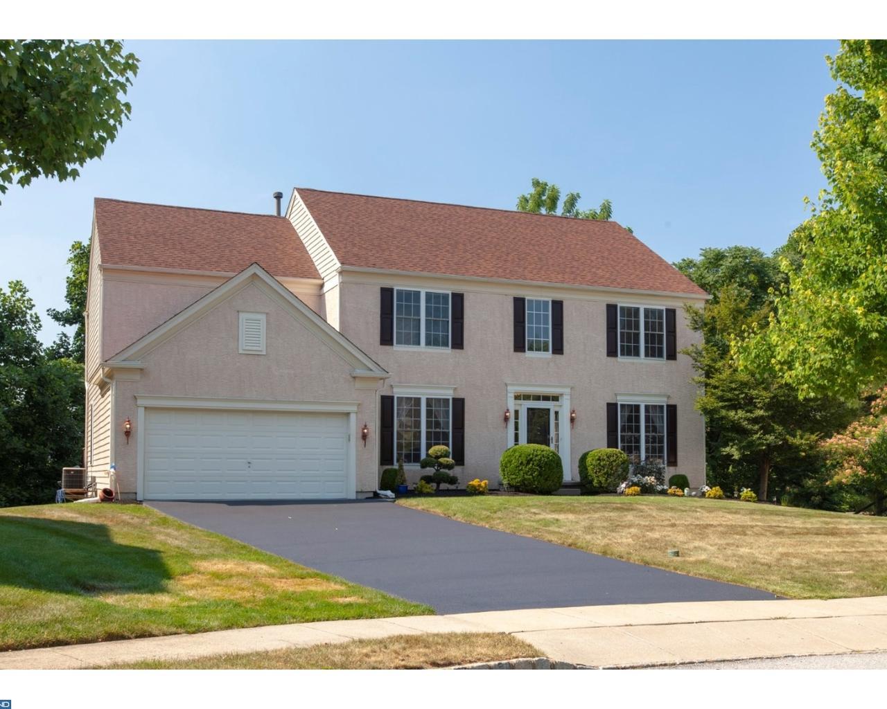 319 Willow Way - Photo 1