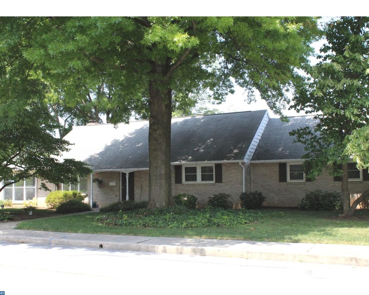 501 Greenway Street - Photo 1