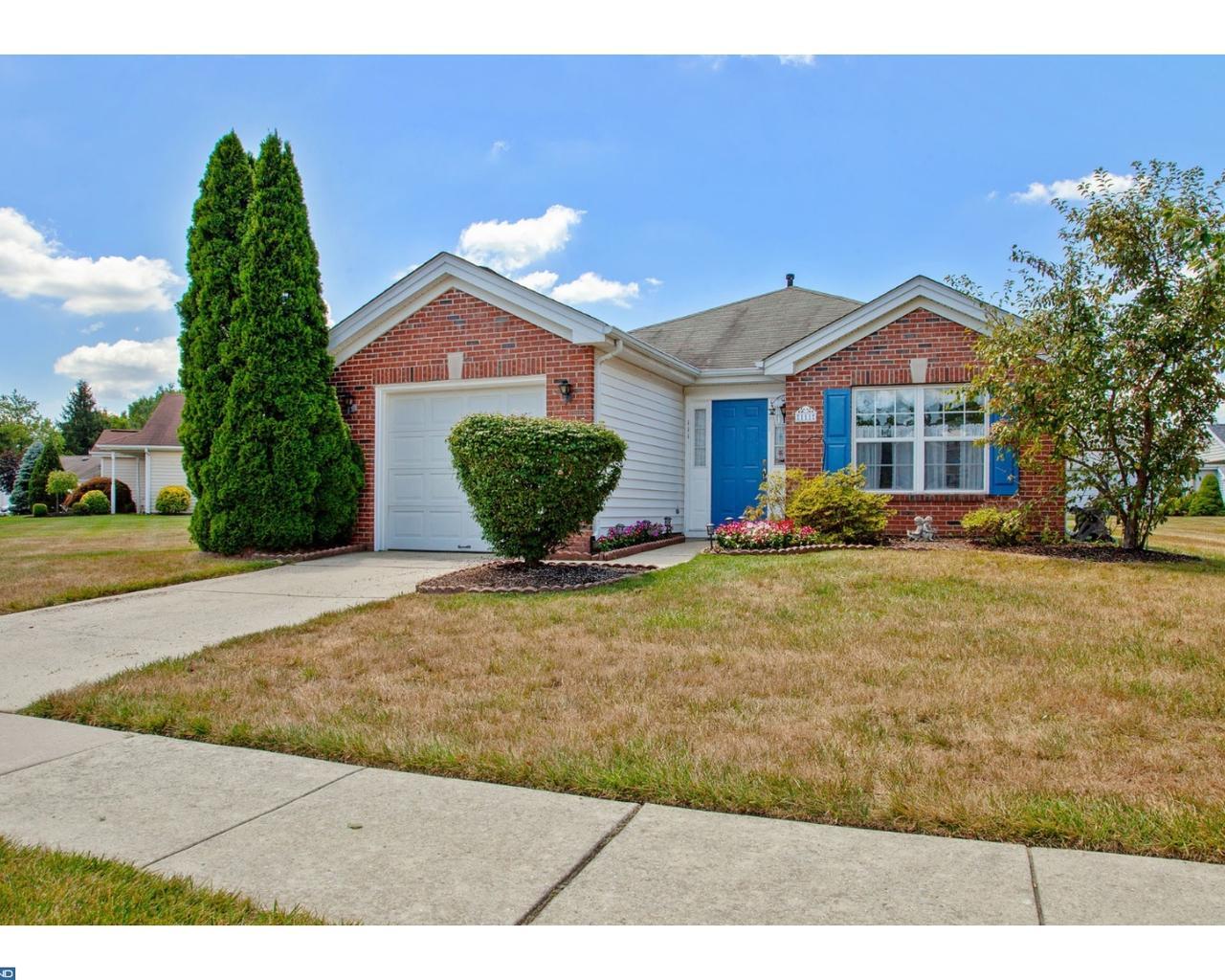 111 Maple Leaf Circle - Photo 1