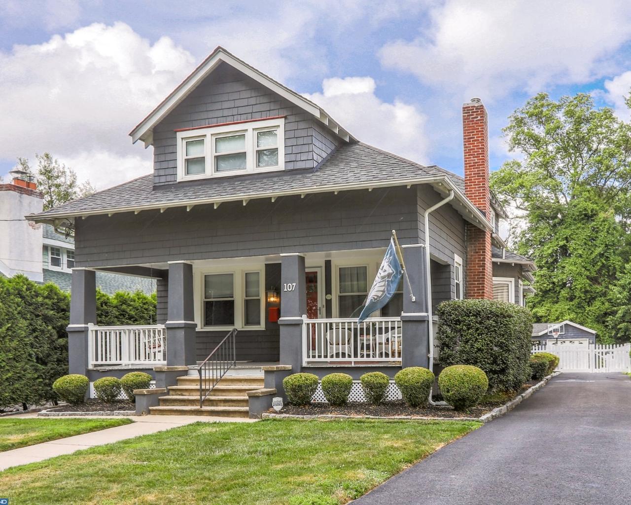 107 10TH Avenue - Photo 1