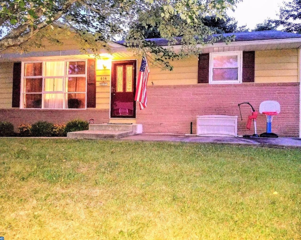 414 Locust Avenue - Photo 1