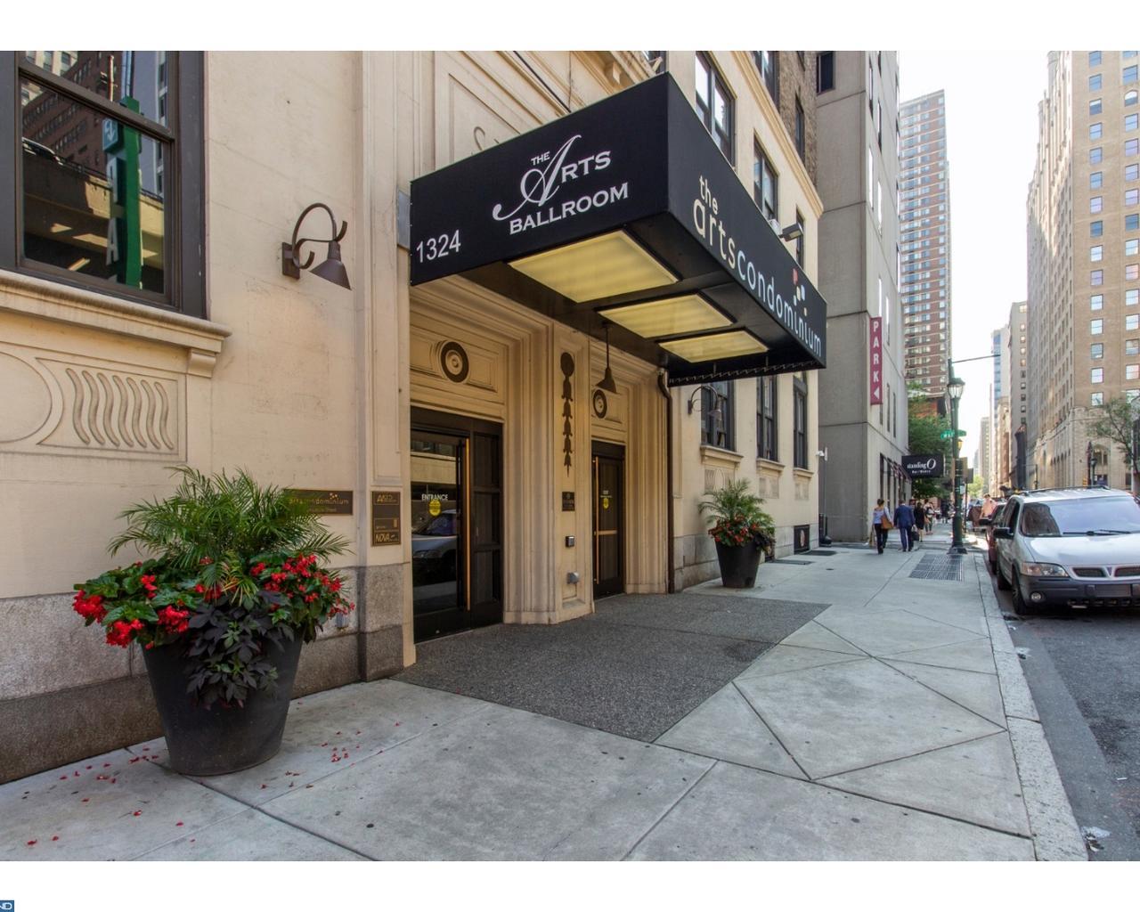 1324 Locust Street - Photo 1