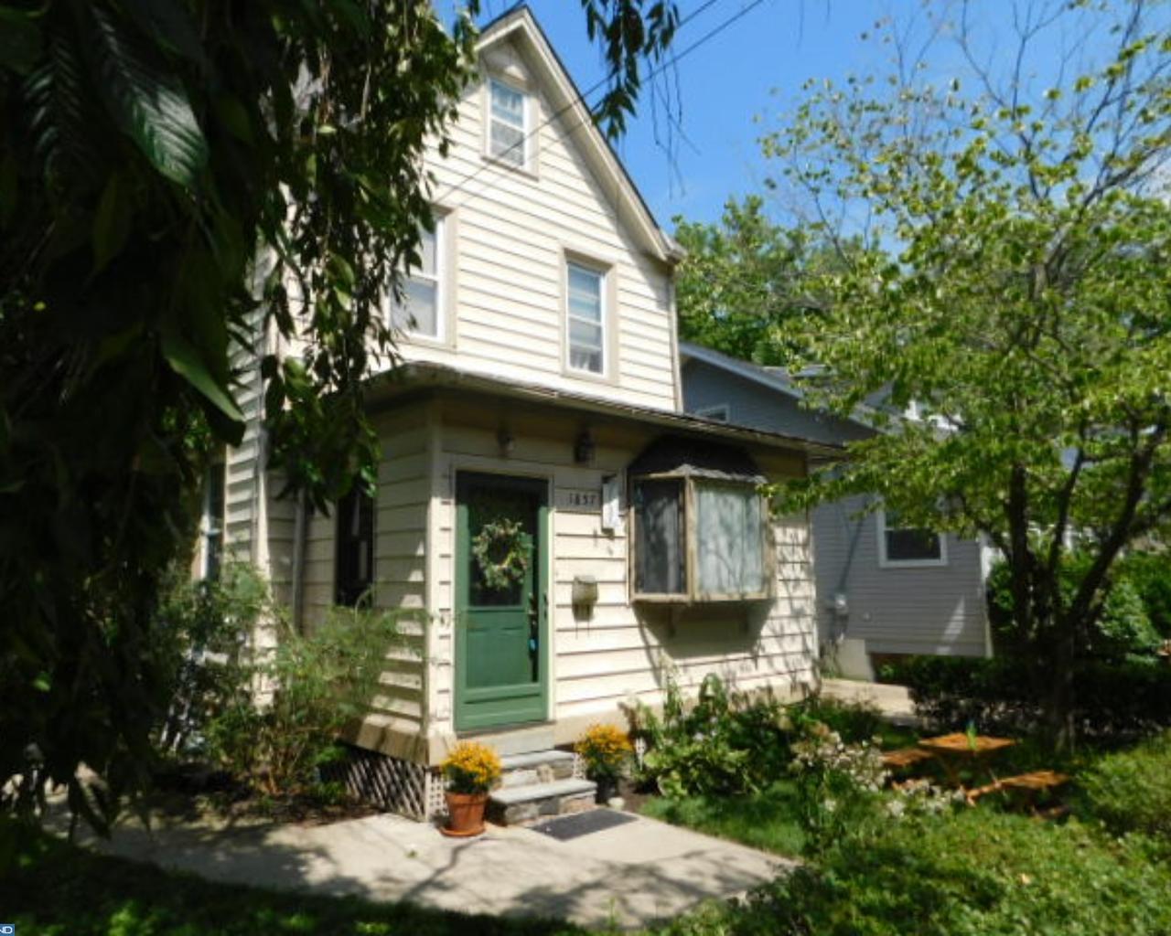 1857 Eckard Avenue - Photo 1