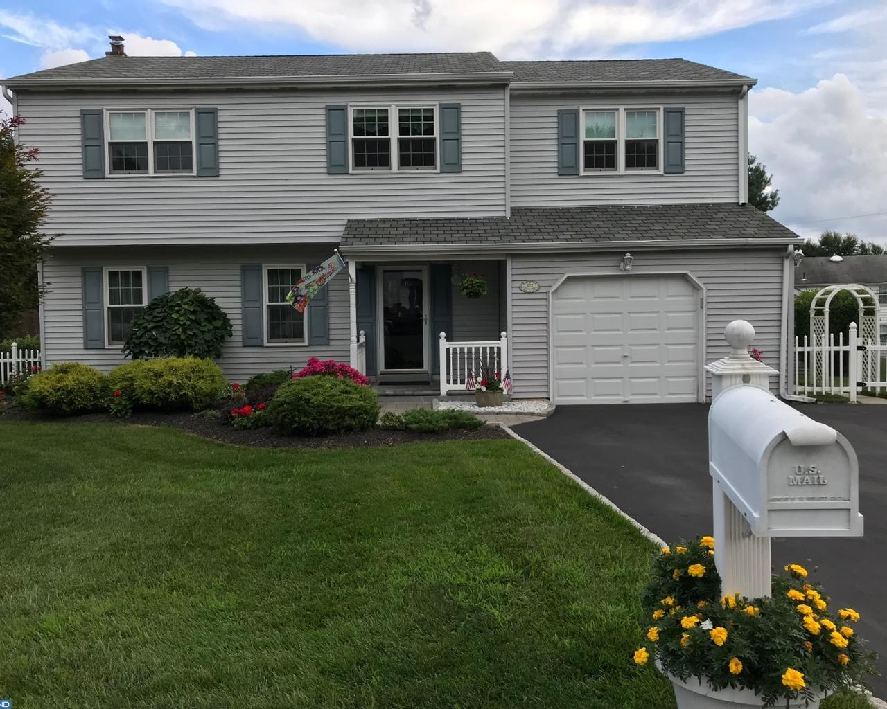 422 Ashley Drive - Photo 1