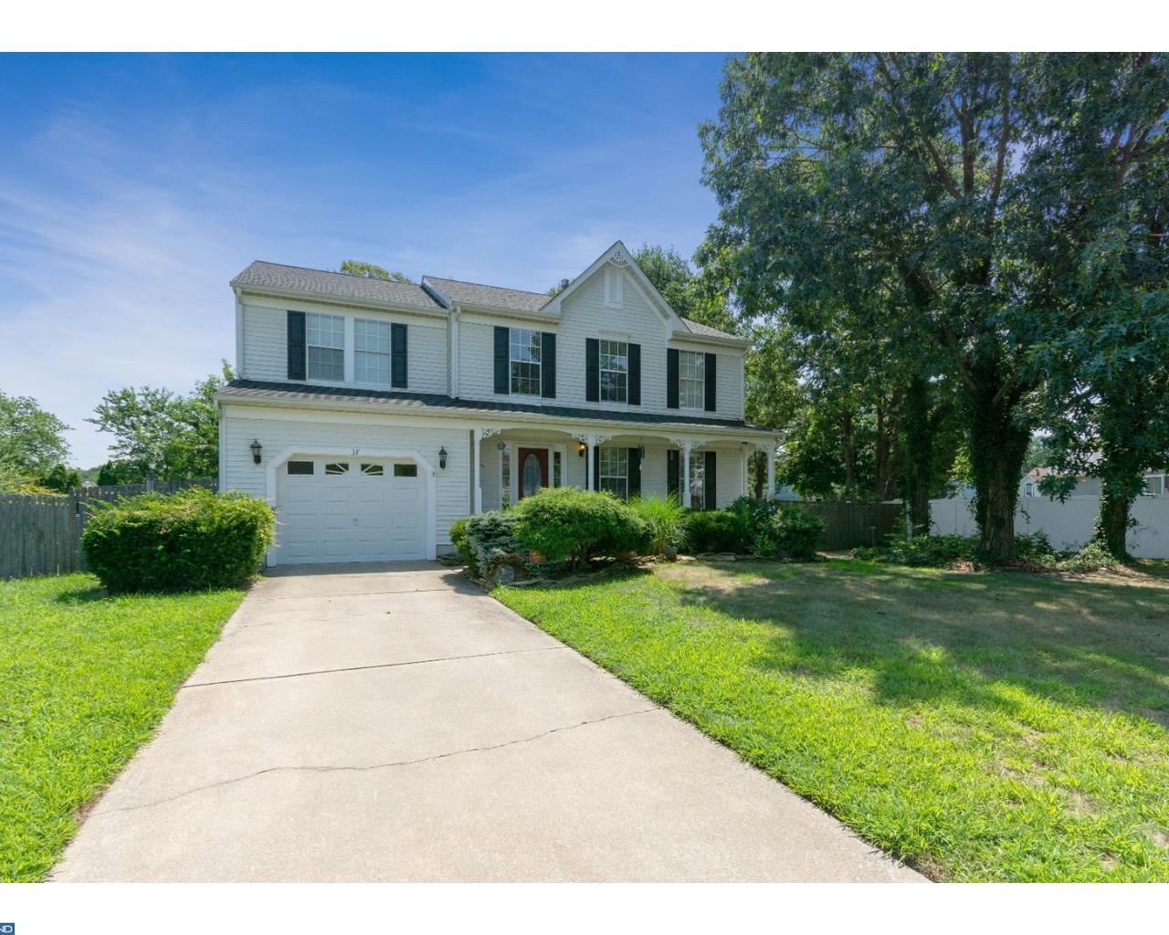 37 Rosalind Circle - Photo 1