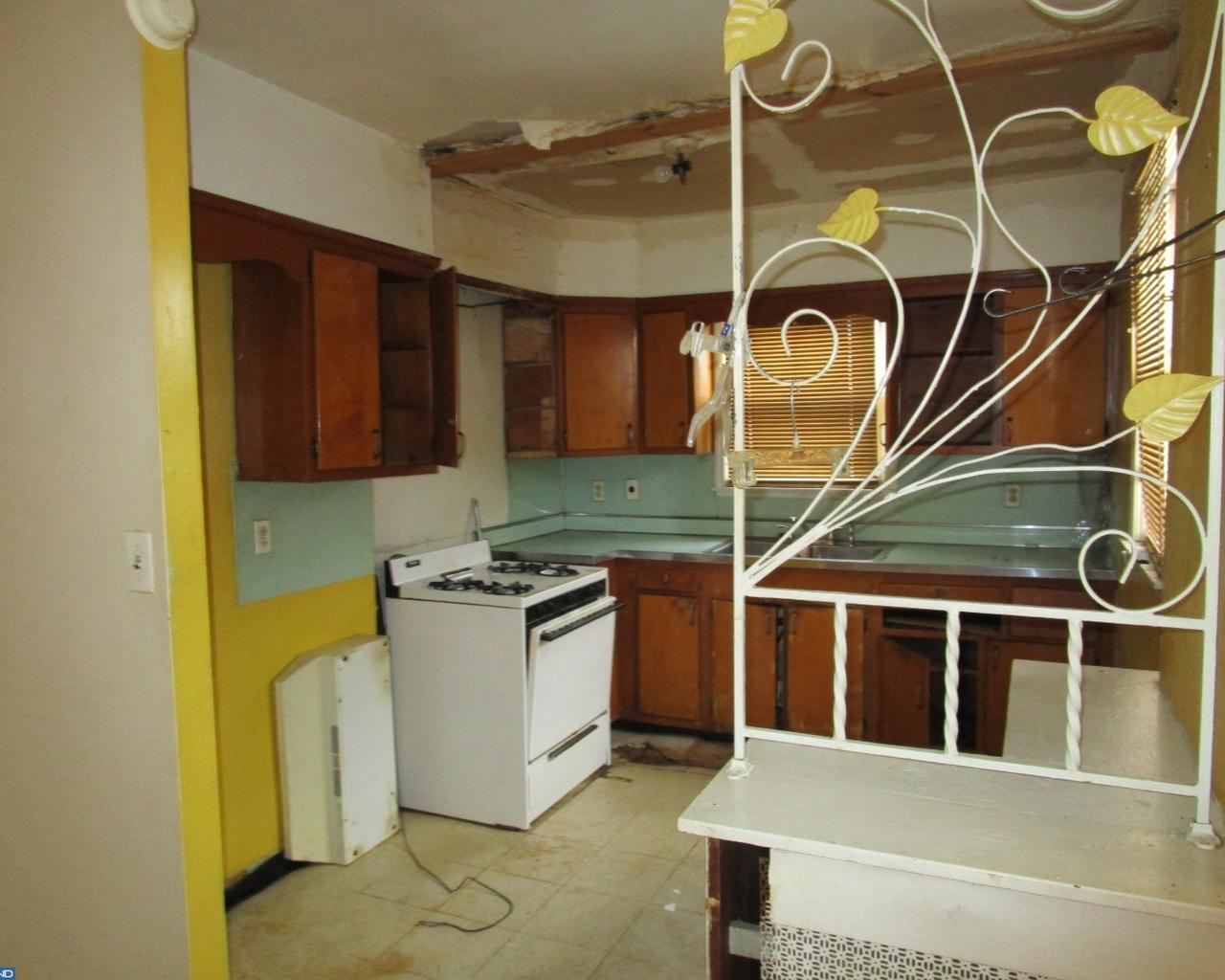 7037 Ogontz Avenue - Photo 1