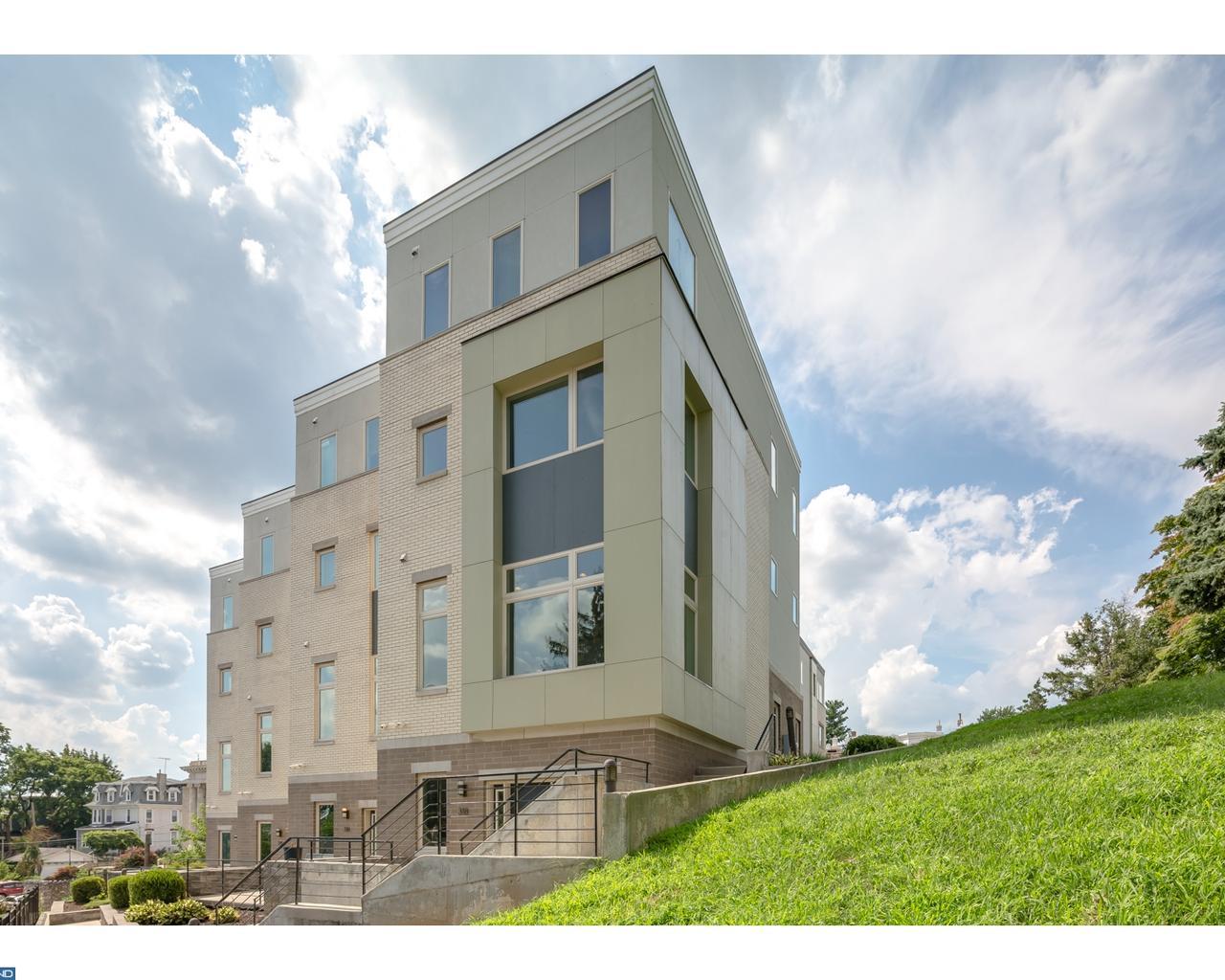 318 Green Lane - Photo 1