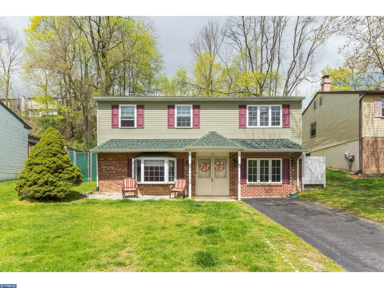 306 Francis Drive - Photo 1
