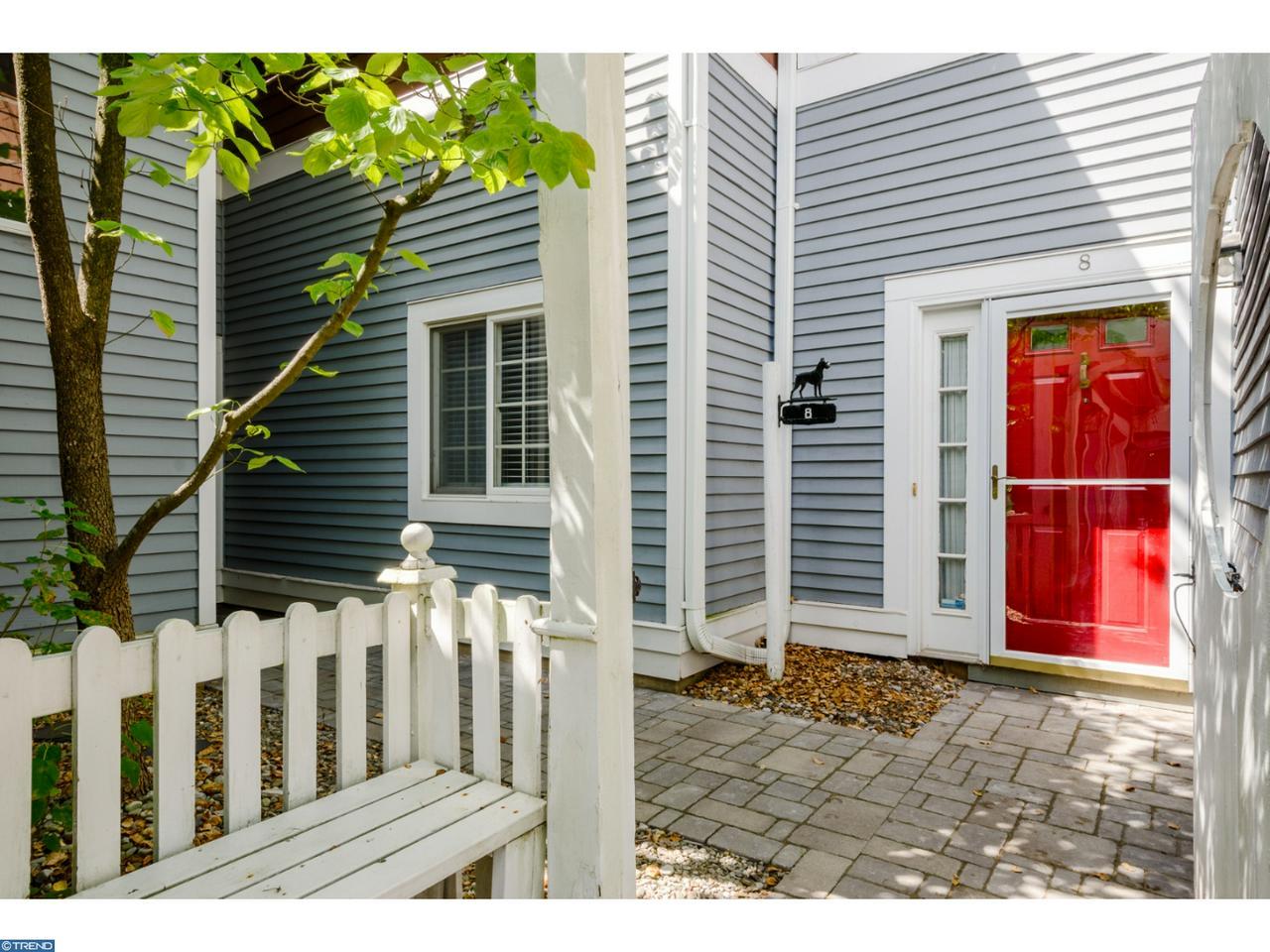 8 Railroad Place - Photo 1