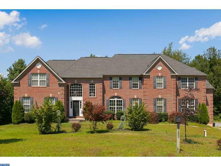 160 Erica Court - Photo 1