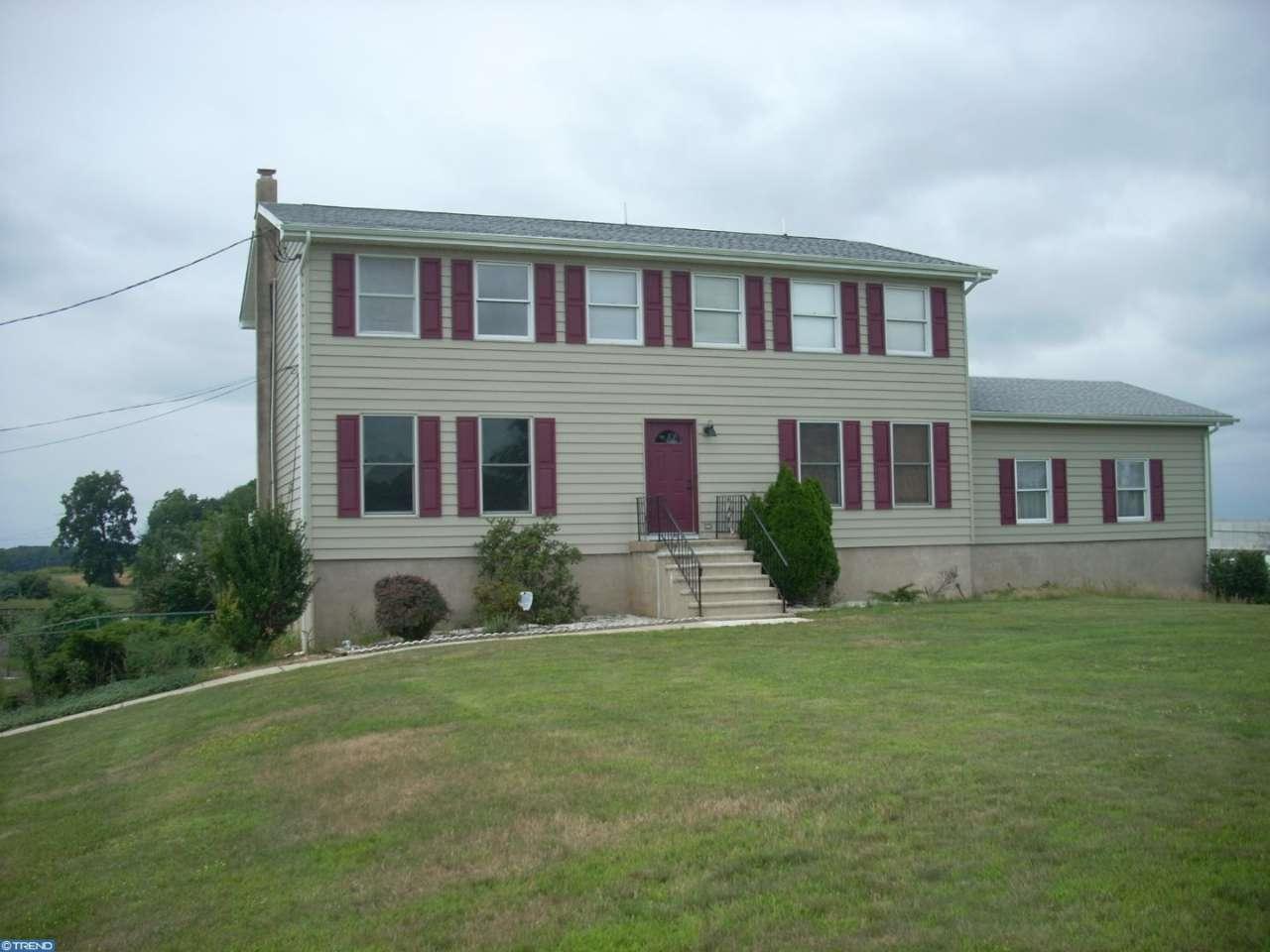 757 Mansfield Rd W - Photo 1