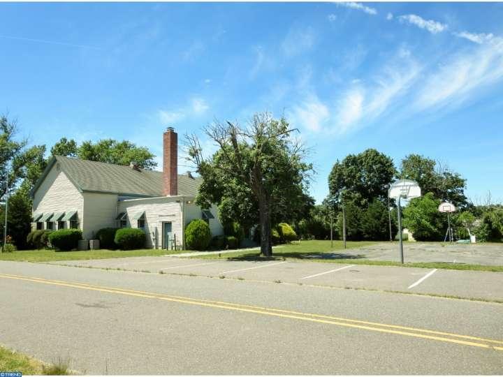 586 Heilprin Street - Photo 1