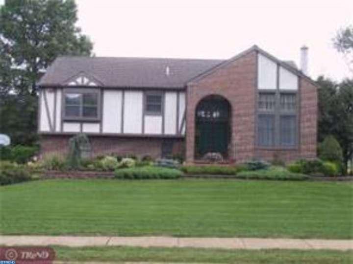 8 Cromwell Drive - Photo 1